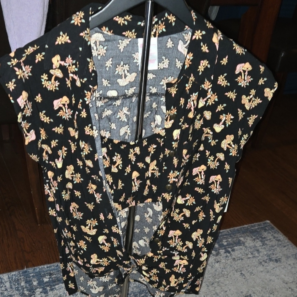 No Boundaries Black Floral Top